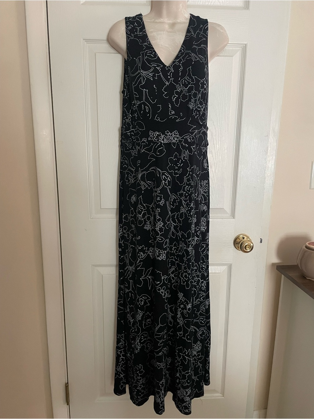 Sleeveless Black Floral Maxi Loungewear Nightgown Size Small